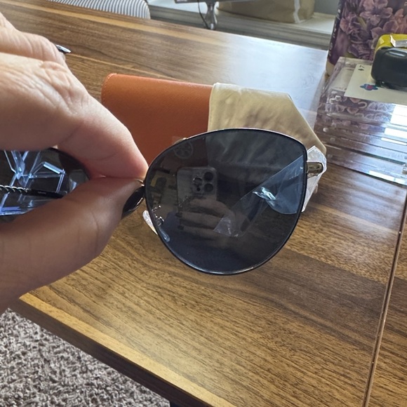 Tory Burch Sunglasses TY6091 main image 8